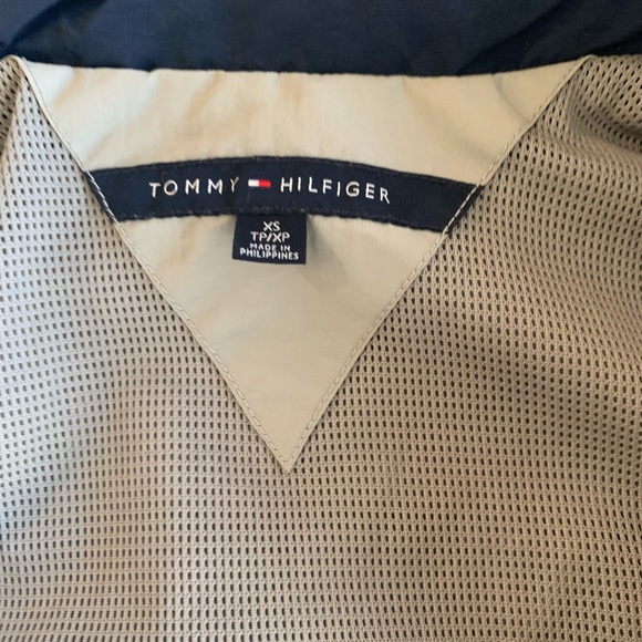 A grey Tommy Hilfiger jacket size xs - Picture 3 of 3